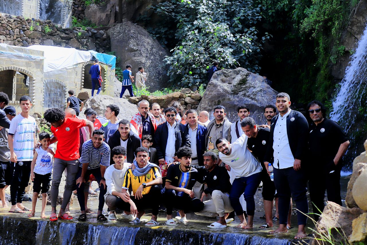 *وزارة الشباب تنظم رحلة سياحية لمنتخب الشباب لشلَّال بيت الكبش بالحيمة الداخلية*